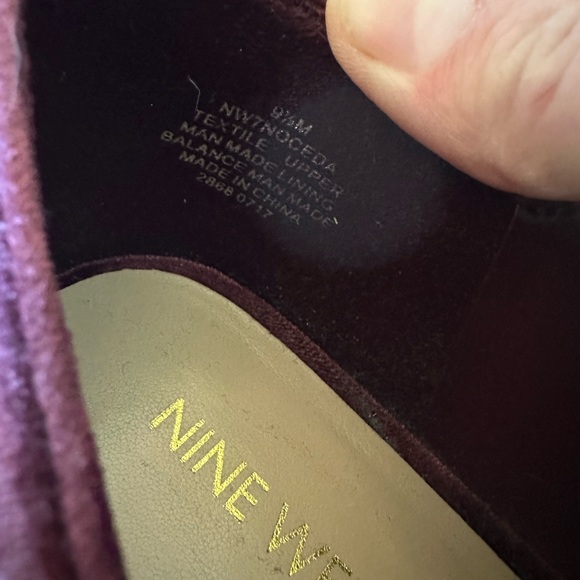 Nine West Burgundy Velvet Oxfords Size 9.5 - Picture 11 of 13